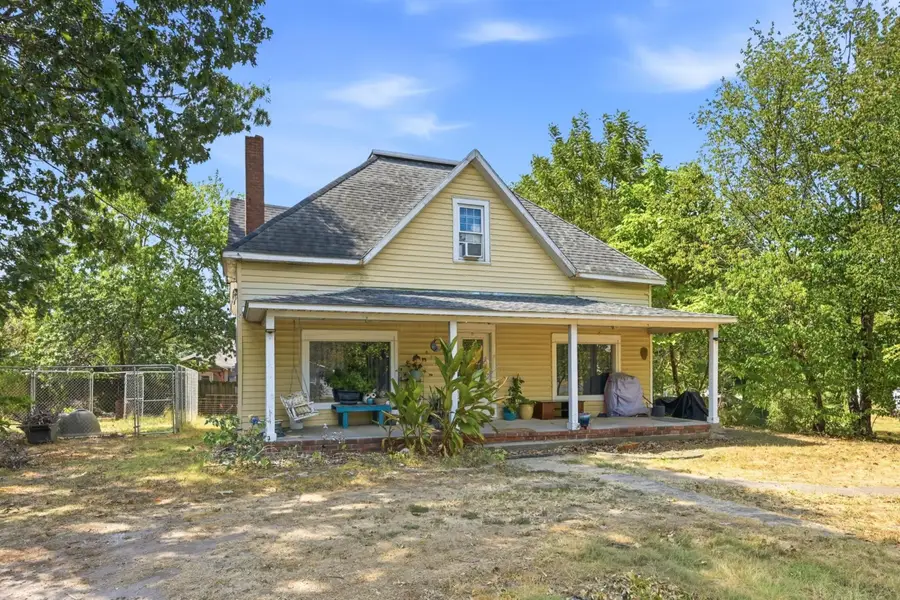 828 S High Street, Neosho, MO 64850 - #3