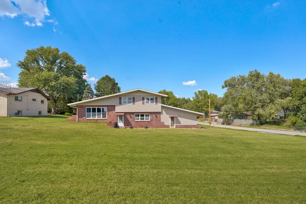 1757 E Mcclernon Street, Springfield, MO 65803 - #1