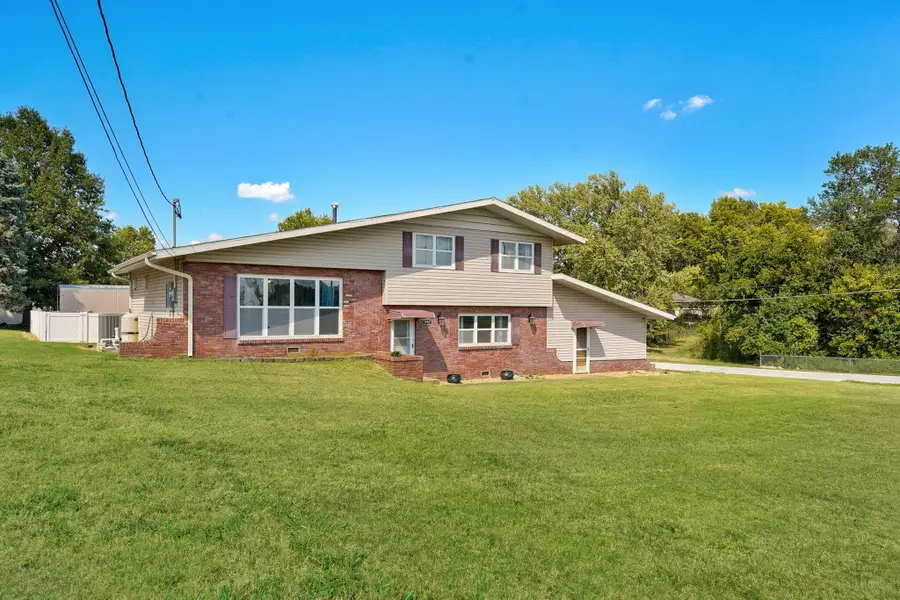1757 E Mcclernon Street, Springfield, MO 65803 - #3