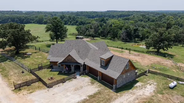 1059 NE 100th Road, Sheldon, MO 64784