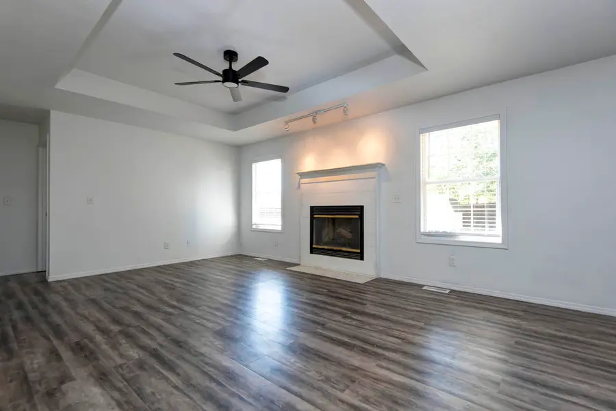 210 E Robin Road, Clever, MO 65631 - #3