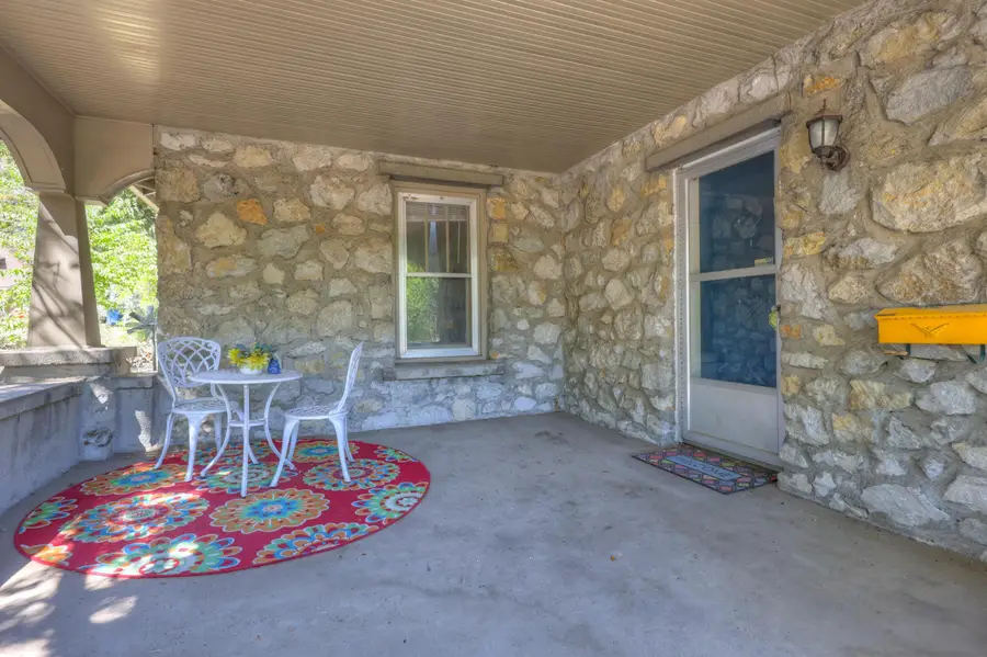 616 N Wall Avenue, Joplin, MO 64801 - #3