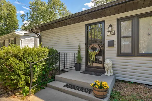 1806 W Scott Street, Springfield, MO 65802