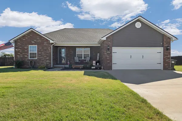 4716 S 125th Road, Bolivar, MO 65613