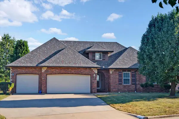 802 E Current Drive, Ozark, MO 65721