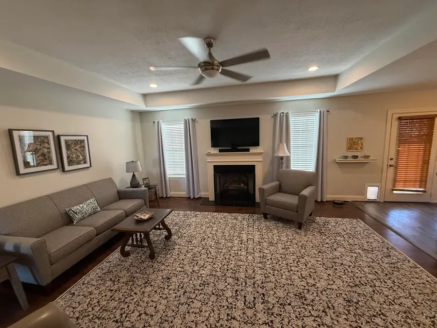 475 S Gary Avenue, Bolivar, MO 65613 - #3