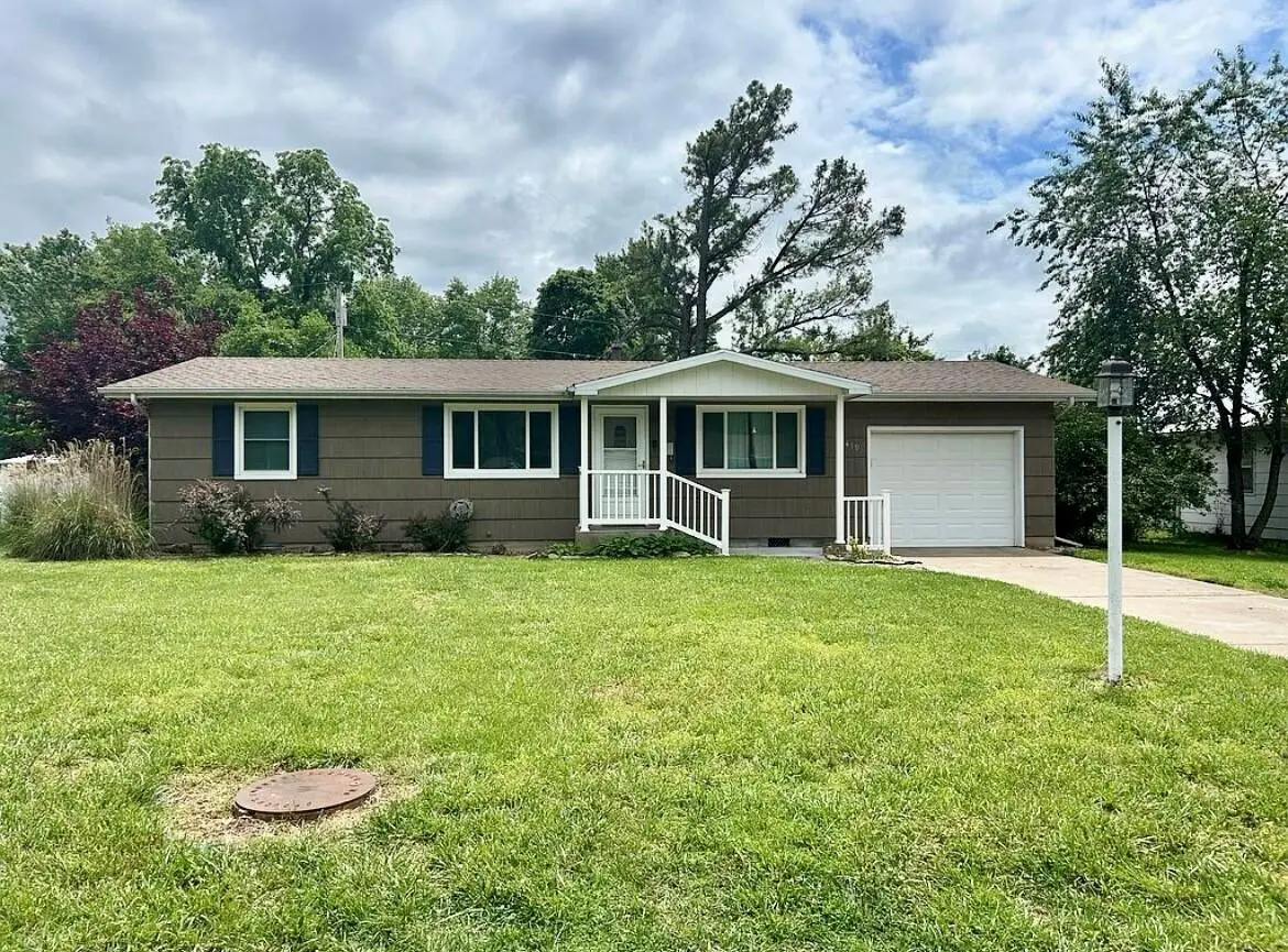 419 Davis Drive, Monett, MO 65708 - #1