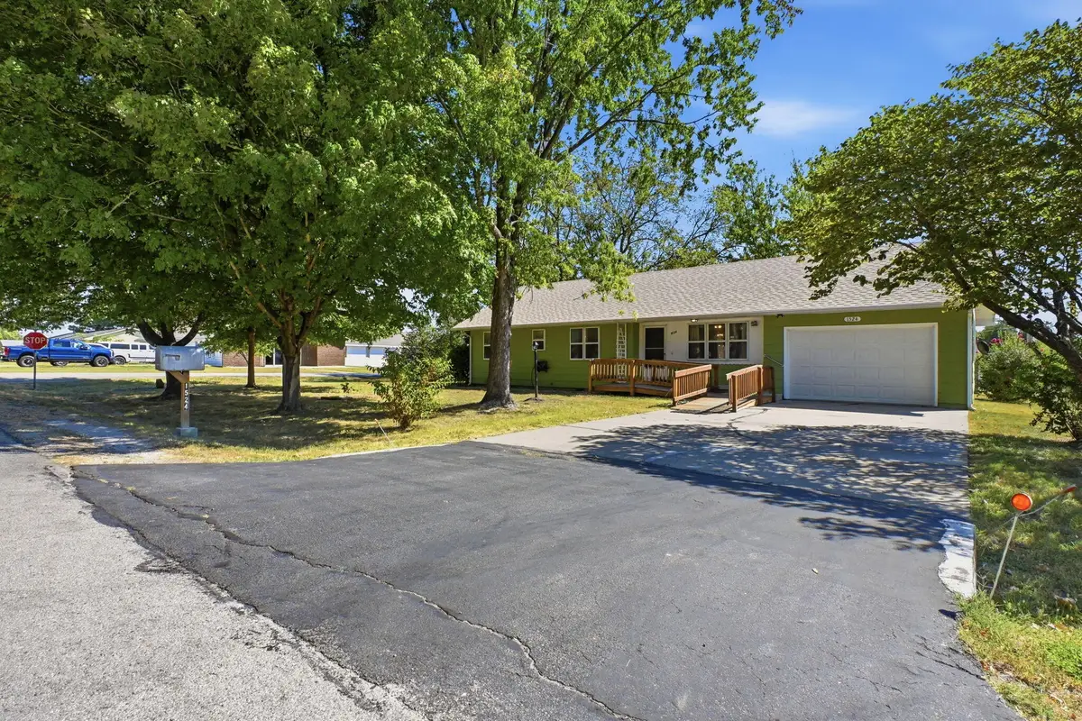 1524 S Clark Avenue, Bolivar, MO 65613 - #1