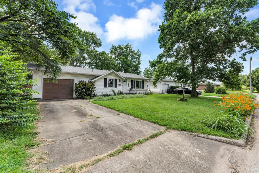 2556 S Westwood Avenue, Springfield, MO 65807 - #2