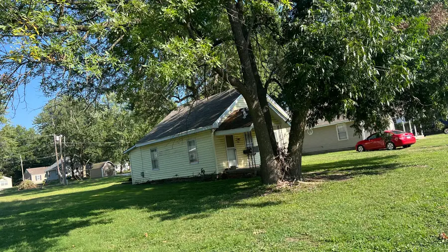 706 Walnut Street, Lamar, MO 64759 - #3