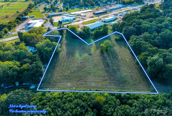 1753 Private Road 8650, West Plains, MO 65775