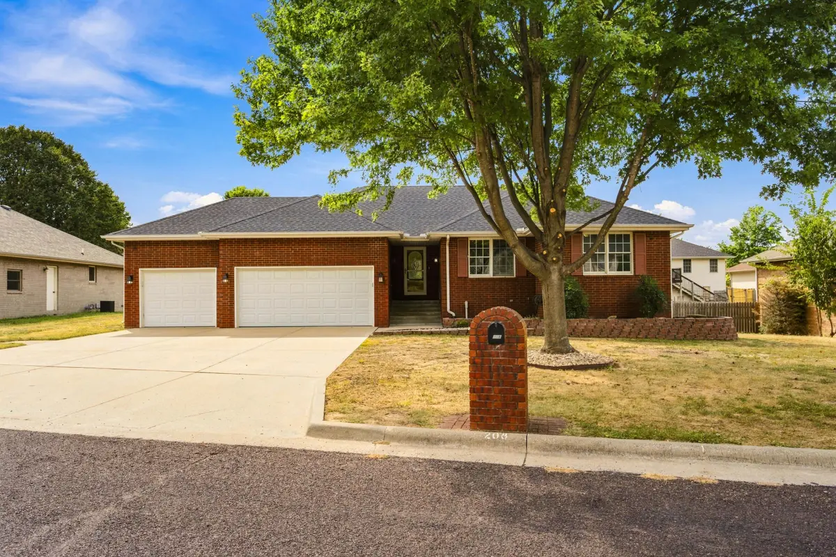 208 Miller Way, Monett, MO 65708 - #1