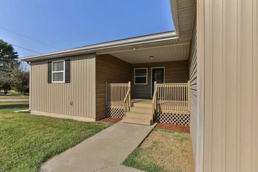 511 N Russell Avenue, Bolivar, MO 65613 - #3