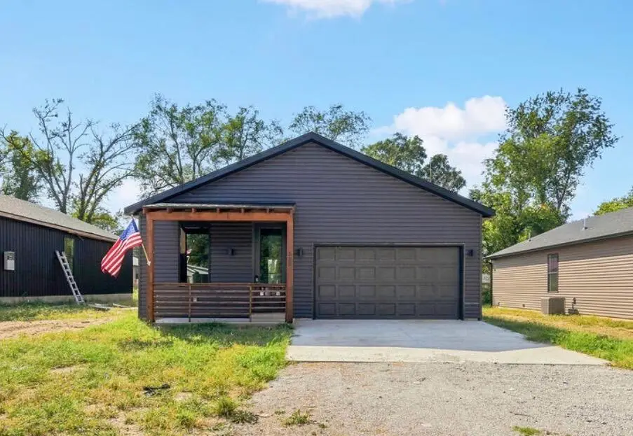 325 S Oak Avenue, Sparta, MO 65753 - #1