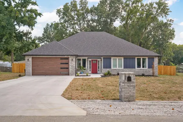 112 W Oak Street, Nixa, MO 65714