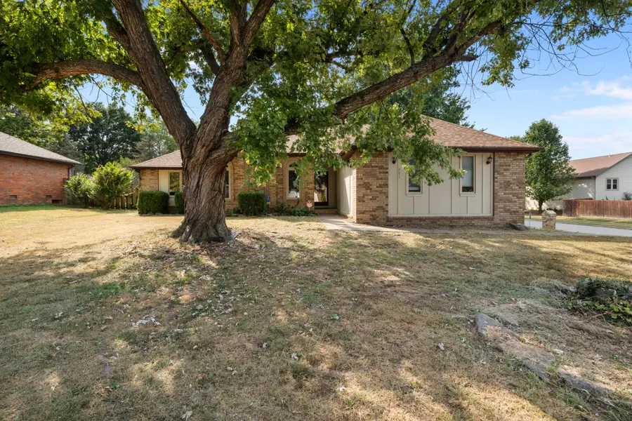 751 S Sparks Avenue, Springfield, MO 65802 - #2