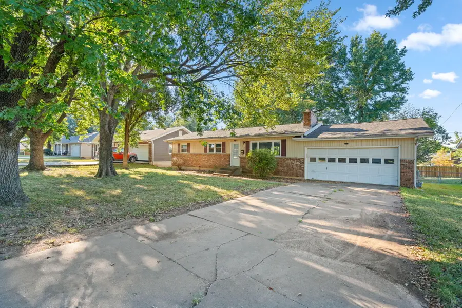 3138 W Crestview Street, Springfield, MO 65807 - #3