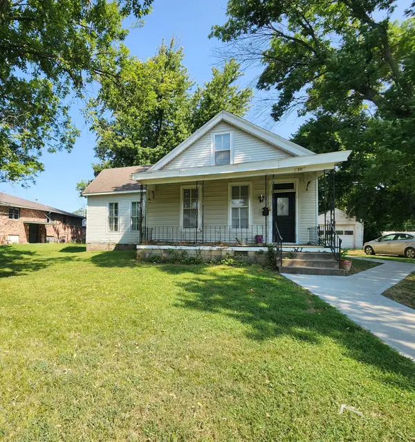 311 E Franklin Street, Clinton, MO 64735
