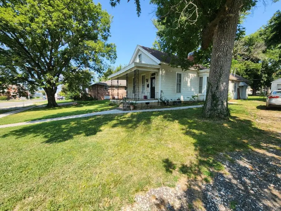 311 E Franklin Street, Clinton, MO 64735 - #2