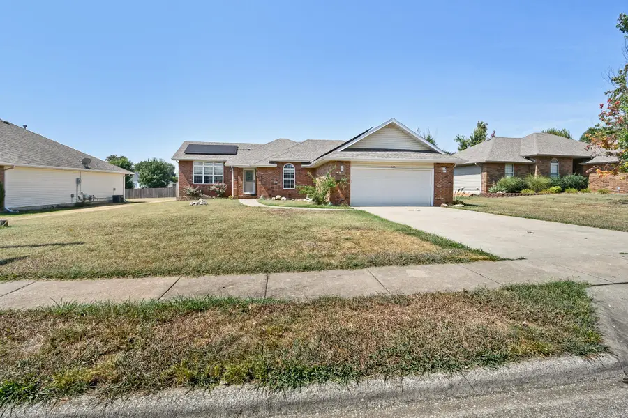 605 W Chandler Drive, Willard, MO 65781 - #3