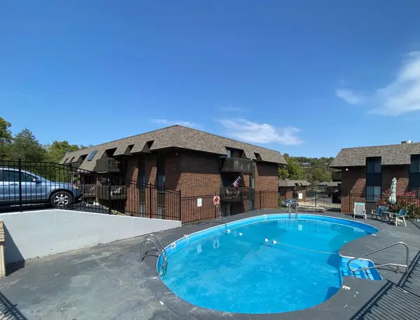 140 Wilshire Drive #41, Hollister, MO 65672