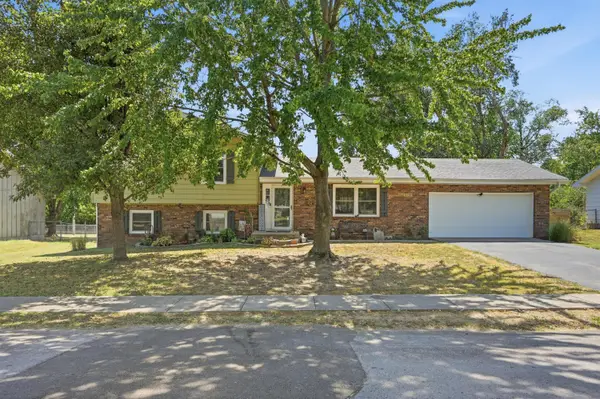 1028 Southern Hills Avenue, Carthage, MO 64836