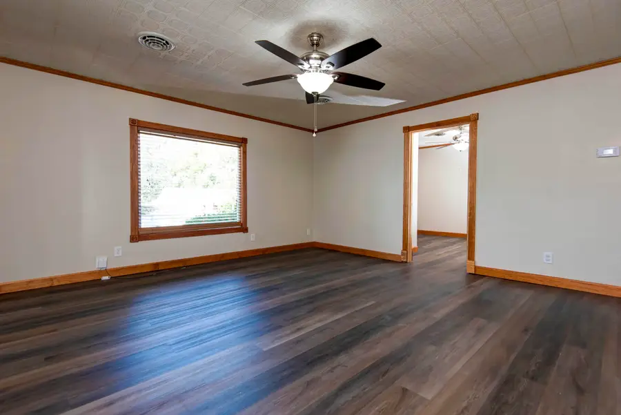 2306 N Farmer Avenue, Springfield, MO 65803 - #2