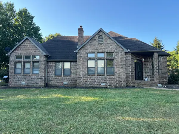1302 E 13th Street, Mountain Grove, MO 65711