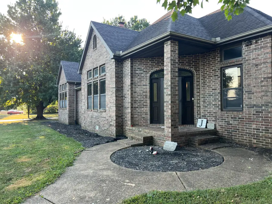 1302 E 13th Street, Mountain Grove, MO 65711 - #3