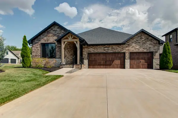 6002 S Kings Avenue, Springfield, MO 65810