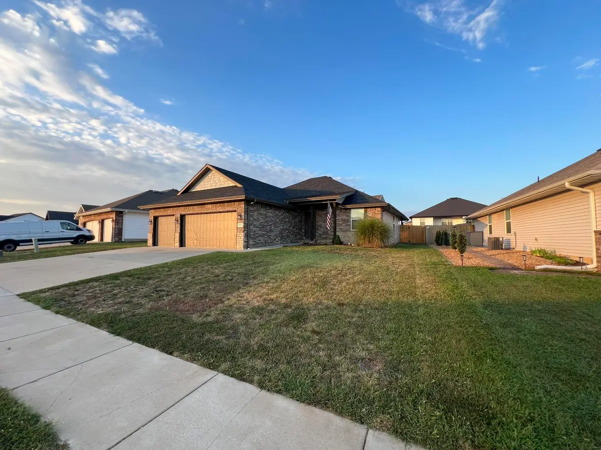 813 S Ridgemont Drive, Nixa, MO 65714 - #1