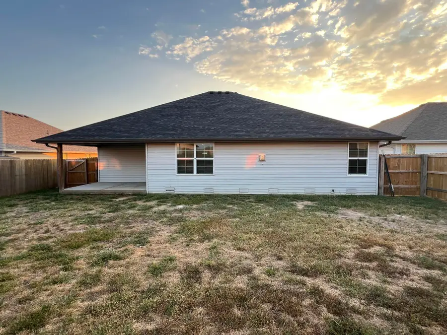 813 S Ridgemont Drive, Nixa, MO 65714 - #3
