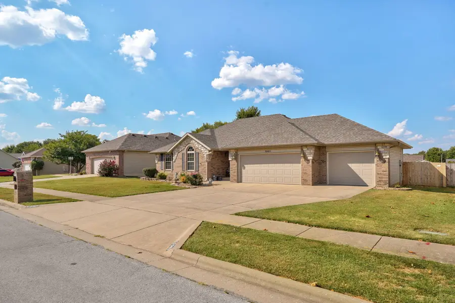 3265 W Grandview Street, Springfield, MO 65803 - #2
