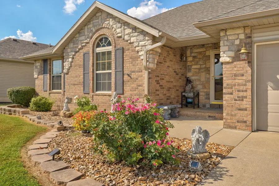3265 W Grandview Street, Springfield, MO 65803 - #3