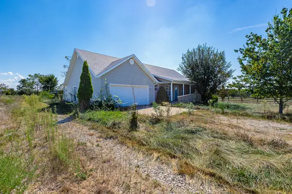 109 Bull Frog Drive, Seymour, MO 65746
