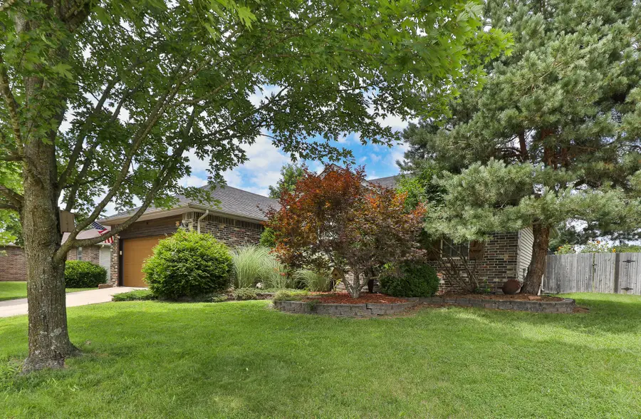 613 E Gallup Hill Road, Nixa, MO 65714 - #2
