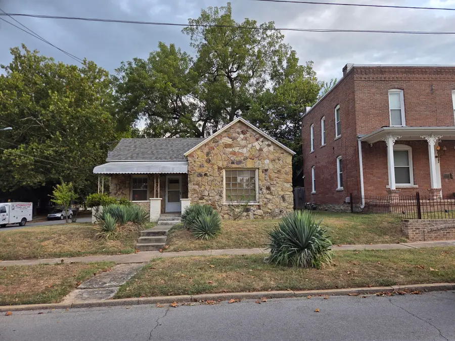 537 W Calhoun Street, Springfield, MO 65806 - #2