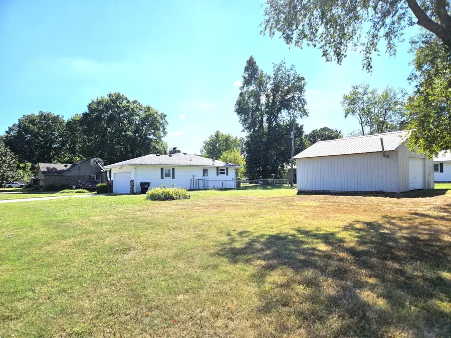 713 S Locust Street, Buffalo, MO 65622 - #3