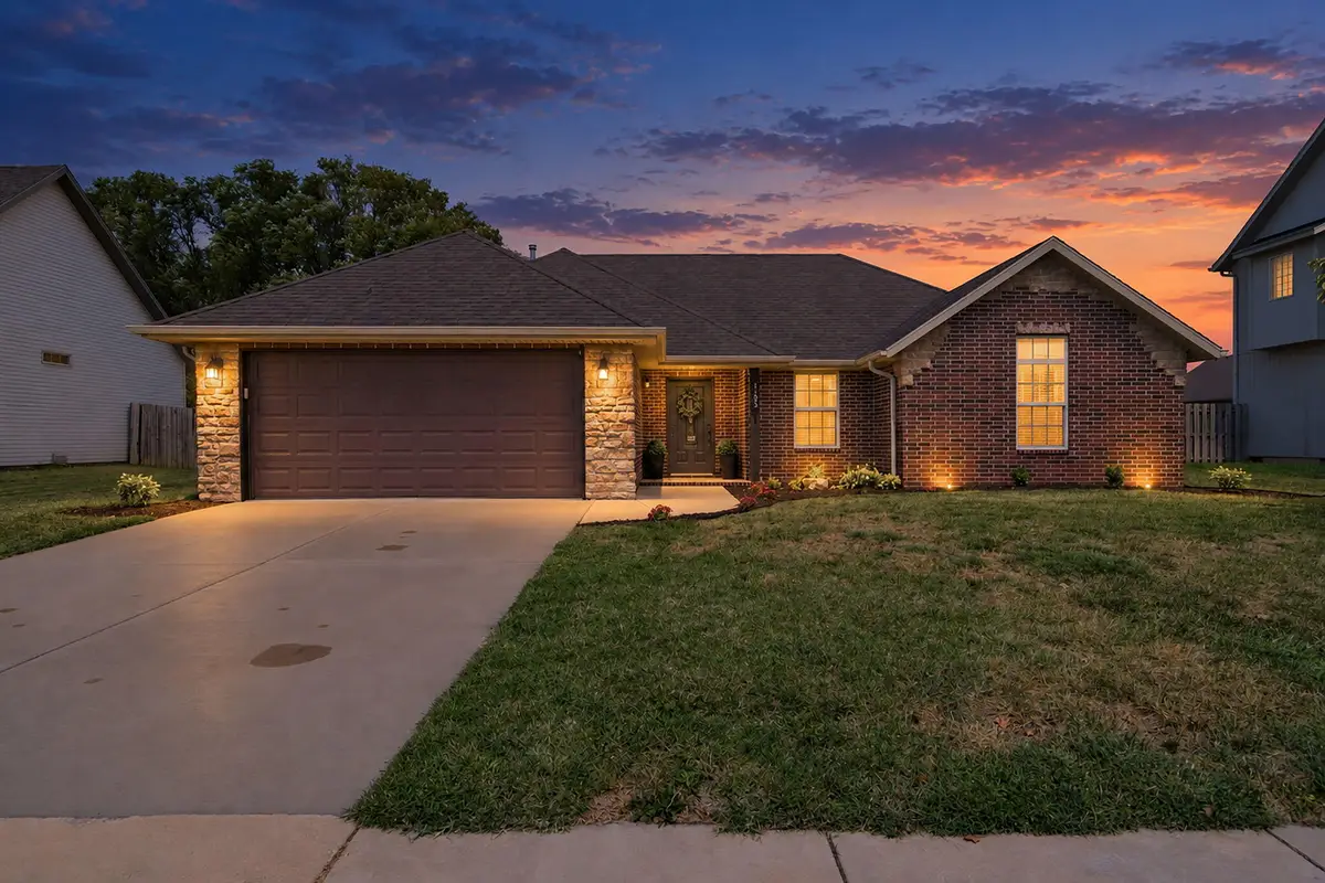 1103 E Cobblestone Drive, Ozark, MO 65721 - #1