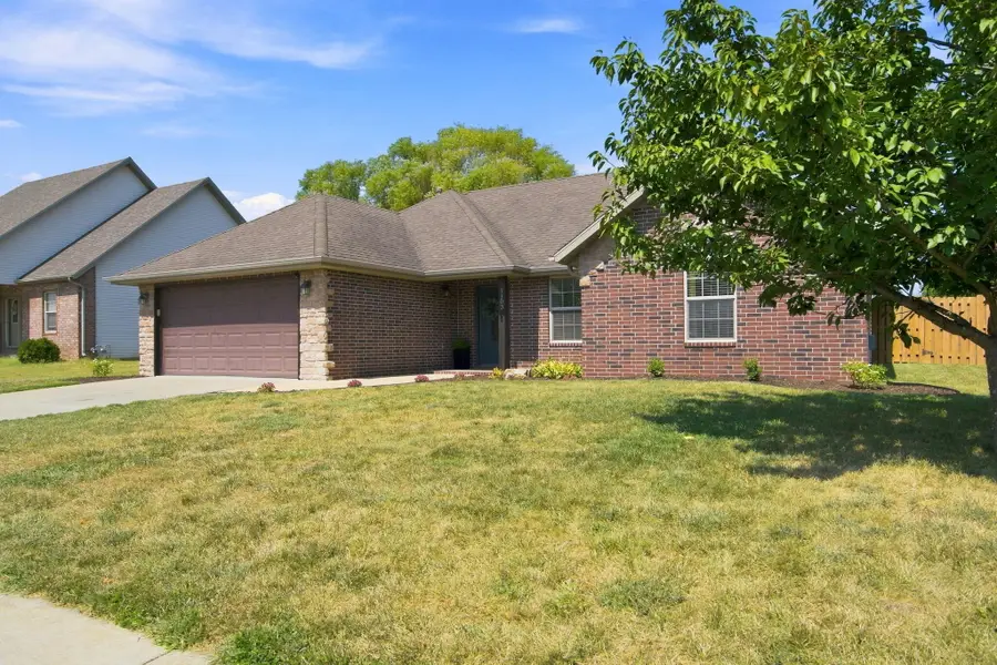 1103 E Cobblestone Drive, Ozark, MO 65721 - #3