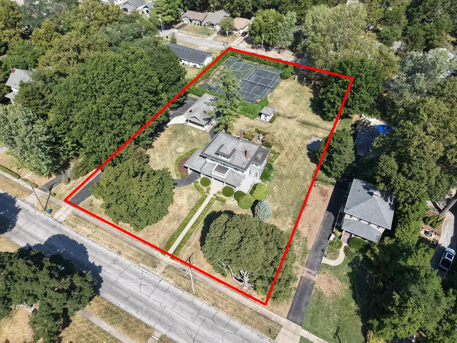 1635 E Walnut Street, Springfield, MO 65802 - #3