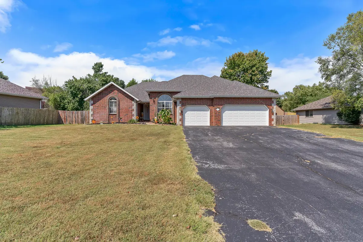 2081 N Preakness Drive, Nixa, MO 65714 - #1