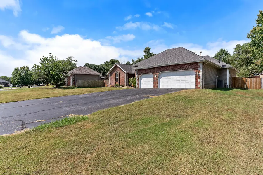 2081 N Preakness Drive, Nixa, MO 65714 - #3