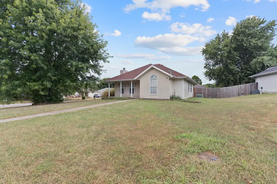 705 S Whippoorwill Drive, Strafford, MO 65757 - #3