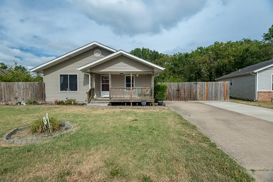 1202 N Oak Park Drive, Springfield, MO 65802 - #2