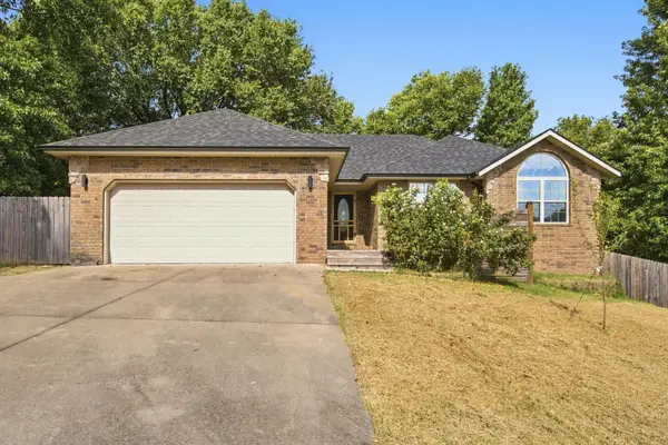 809 S 14th Avenue, Ozark, MO 65721
