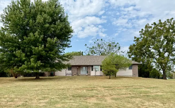 3015 Pool Drive, Mountain Grove, MO 65711