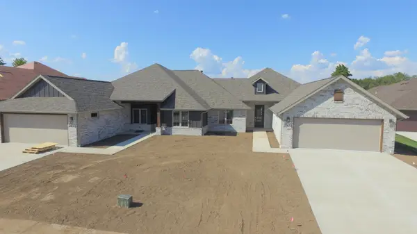 2423 E Swallow Street, Springfield, MO 65804