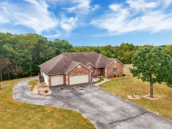 1818 W Country Hill Lane, Nixa, MO 65714