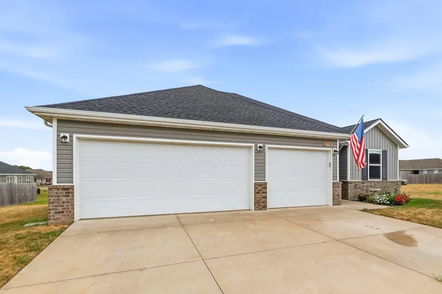310 W Granada Street, Republic, MO 65738 - #2
